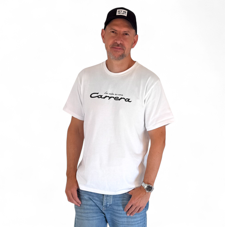 T-Shirt „La vida es una Carrera“ Casual Fit