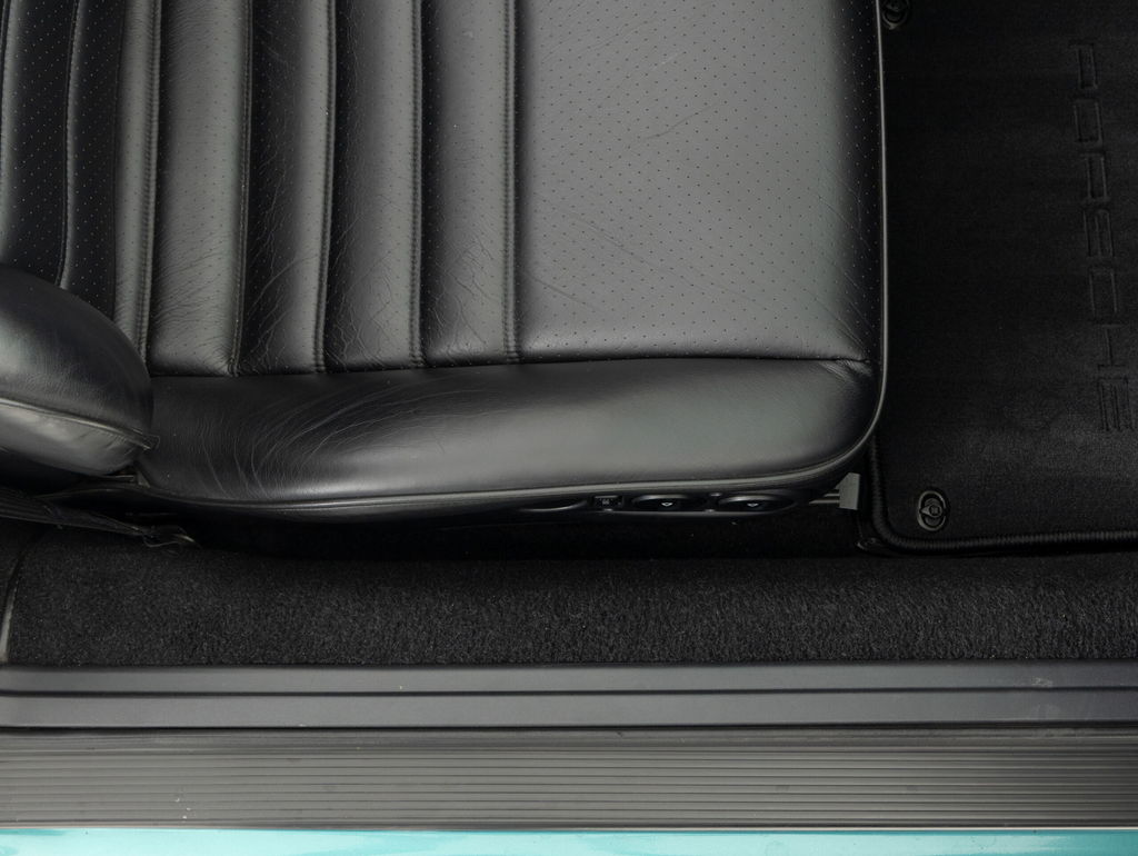 Porsche 964 Carrera 2 Speedster