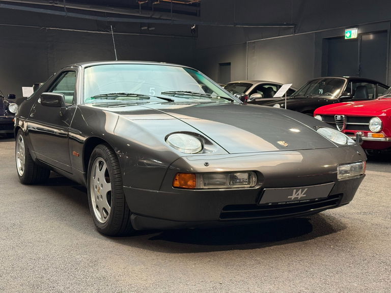 Porsche 928 S4