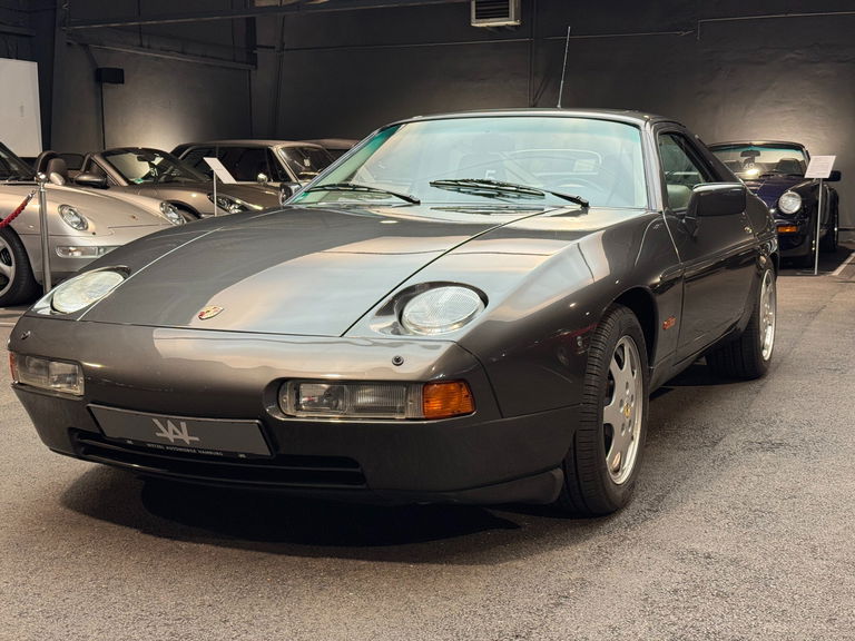 Porsche 928 S4