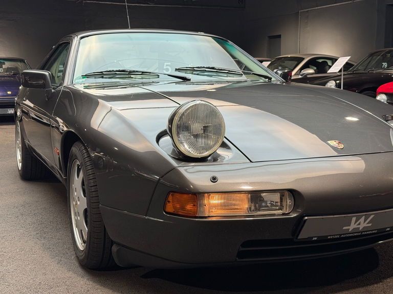 Porsche 928 S4