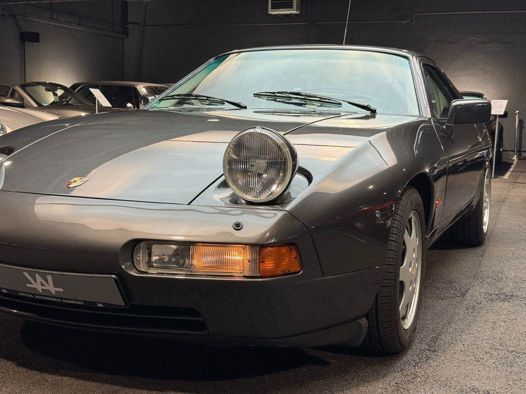 Porsche 928 S4