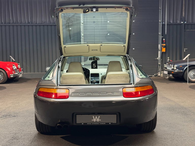 Porsche 928 S4