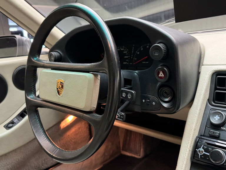 Porsche 928 S4