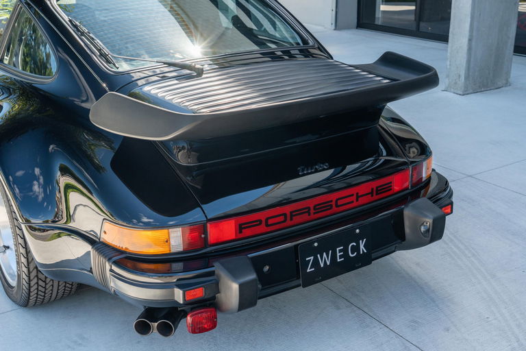 Porsche 911 Turbo 3.3 (US)