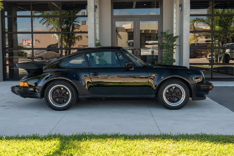 Porsche 911 Turbo 3.3 (US)
