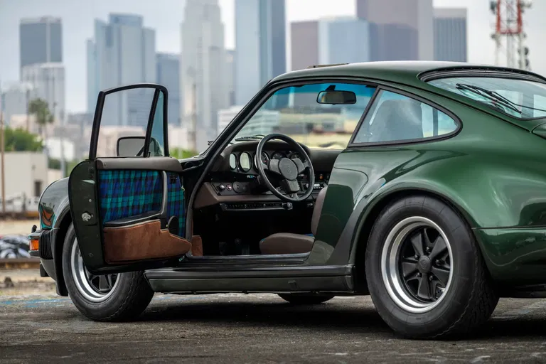 Porsche 911 Turbo 3.0 (US)