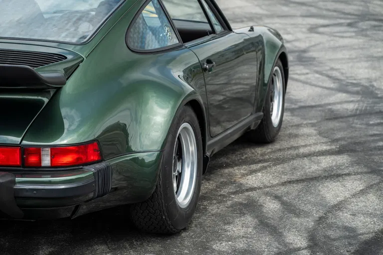 Porsche 911 Turbo 3.0 (US)