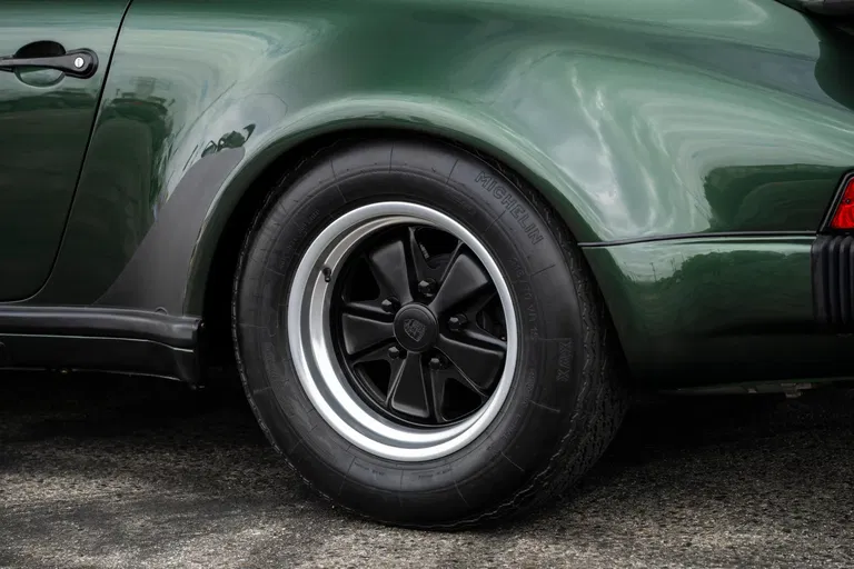 Porsche 911 Turbo 3.0 (US)