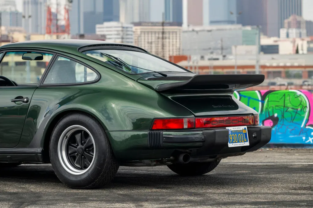 Porsche 911 Turbo 3.0 (US)