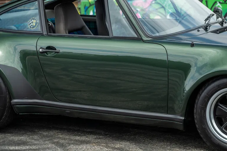 Porsche 911 Turbo 3.0 (US)