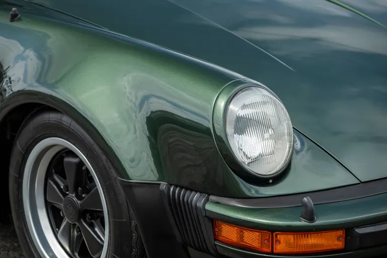 Porsche 911 Turbo 3.0 (US)