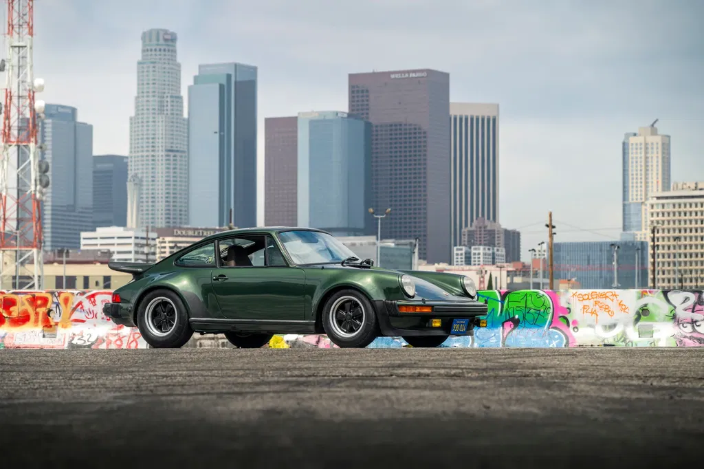 Porsche 911 Turbo 3.0 (US)