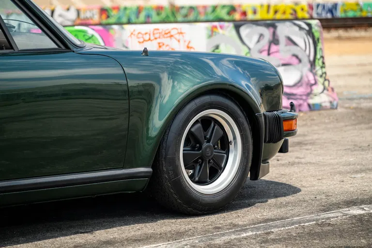 Porsche 911 Turbo 3.0 (US)