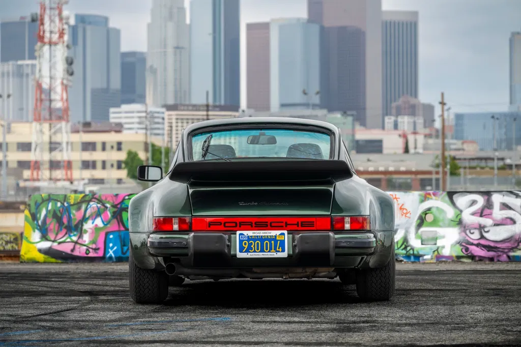 Porsche 911 Turbo 3.0 (US)