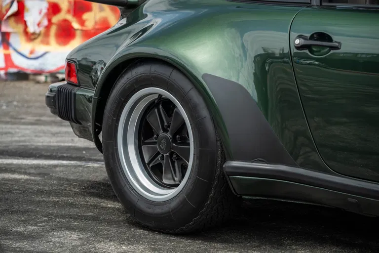 Porsche 911 Turbo 3.0 (US)