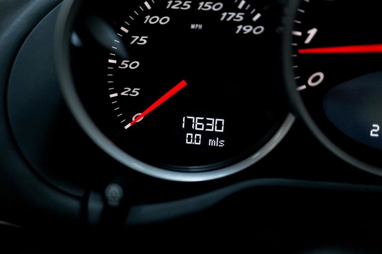 Porsche 987 Cayman R