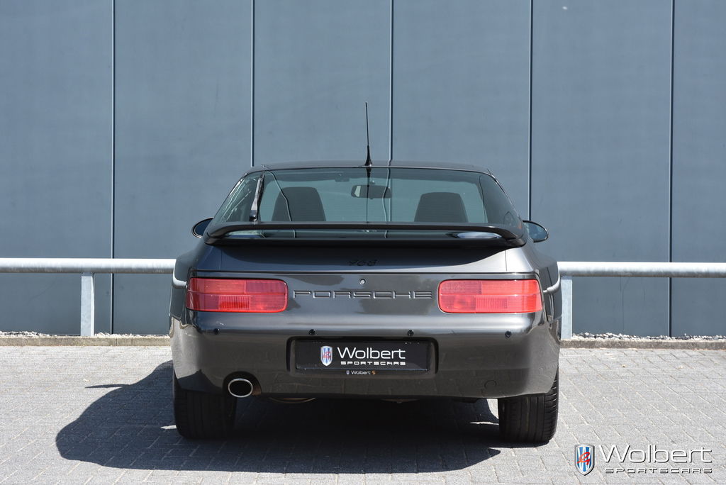 Porsche 968