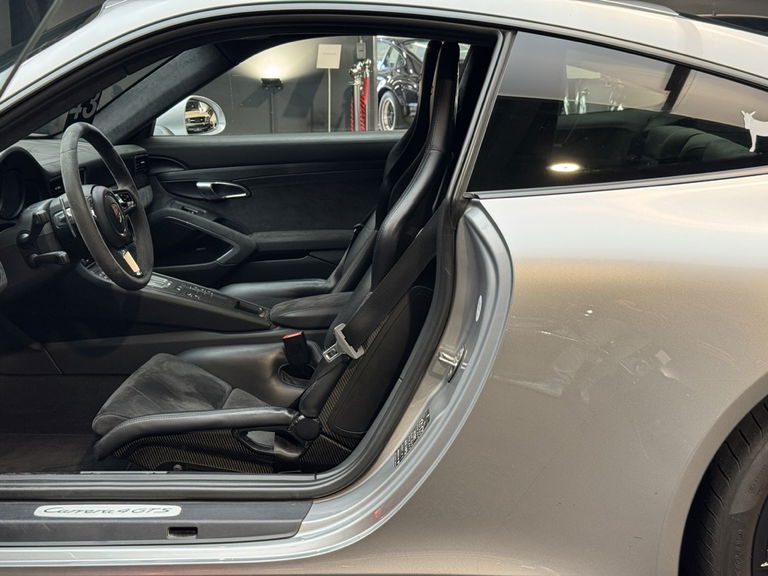Porsche 991.2 Carrera 4 GTS
