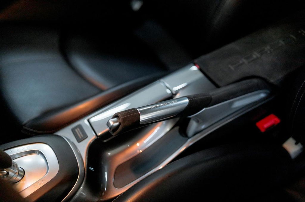 Porsche 987 Cayman R