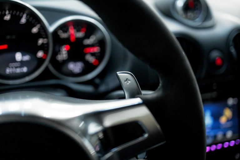 Porsche 987 Cayman R