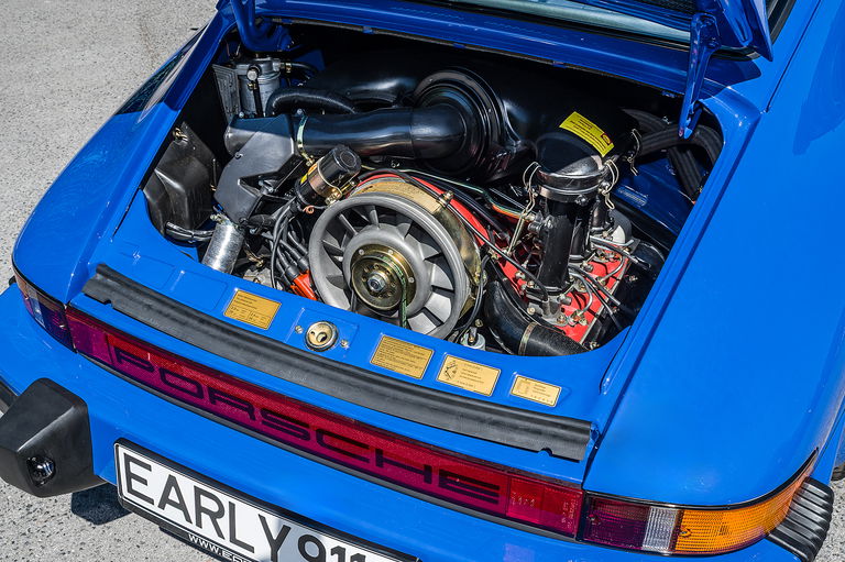 Porsche 911 Carrera 2.7