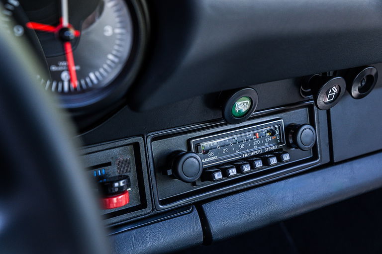 Porsche 911 Carrera 2.7