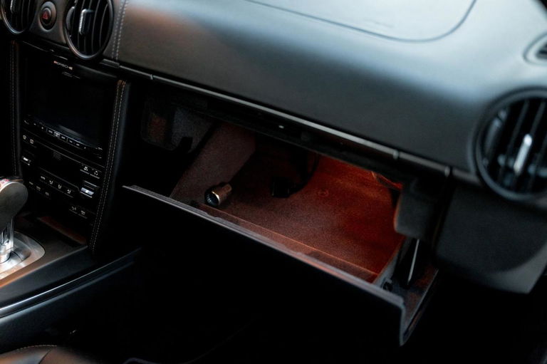 Porsche 987 Cayman R