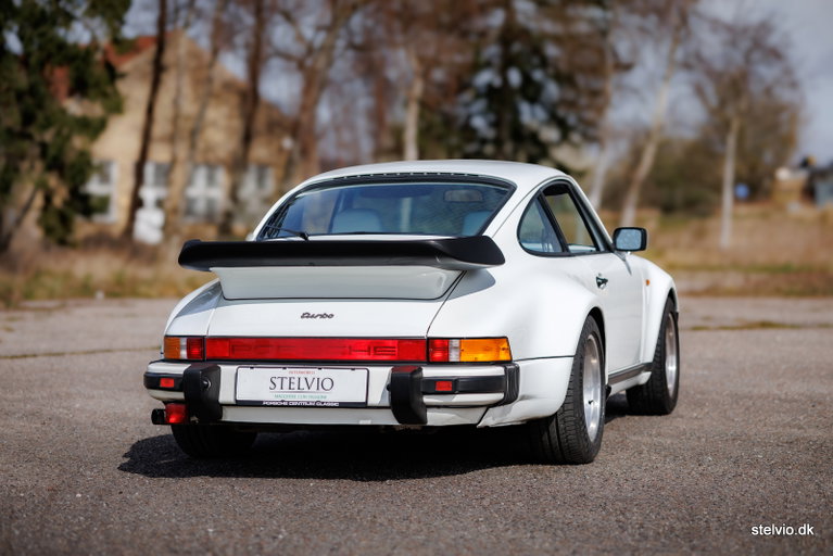 Porsche 911 Turbo 3.3