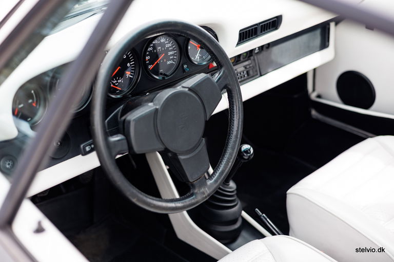 Porsche 911 Turbo 3.3