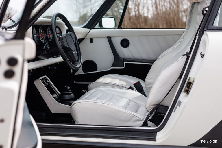 Porsche 911 Turbo 3.3