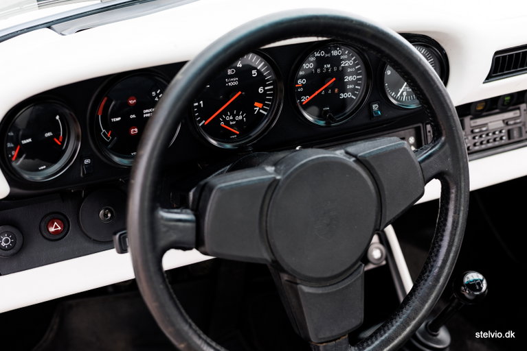 Porsche 911 Turbo 3.3