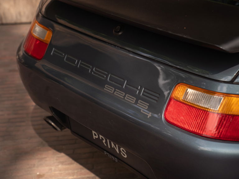 Porsche 928 S4