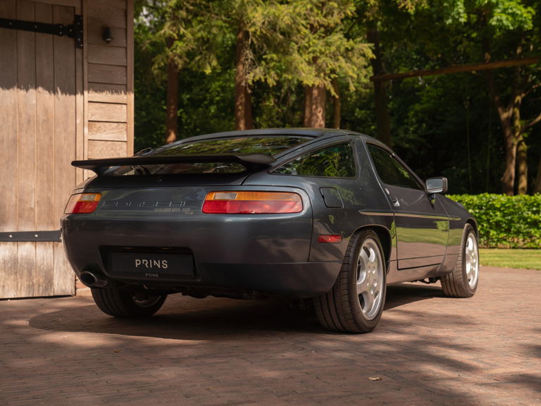 Porsche 928 S4