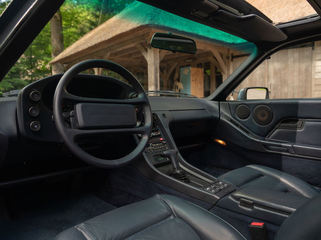 Porsche 928 S4