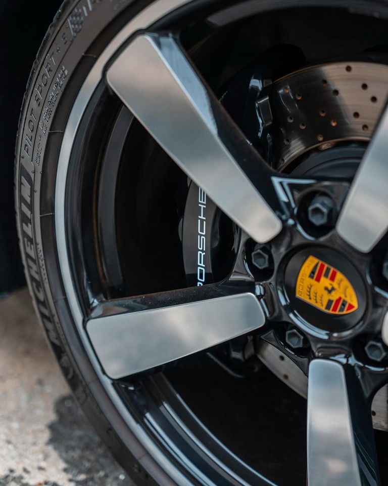 Porsche 992 Carrera 4S