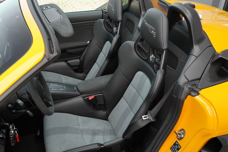 Porsche 718 Spyder RS