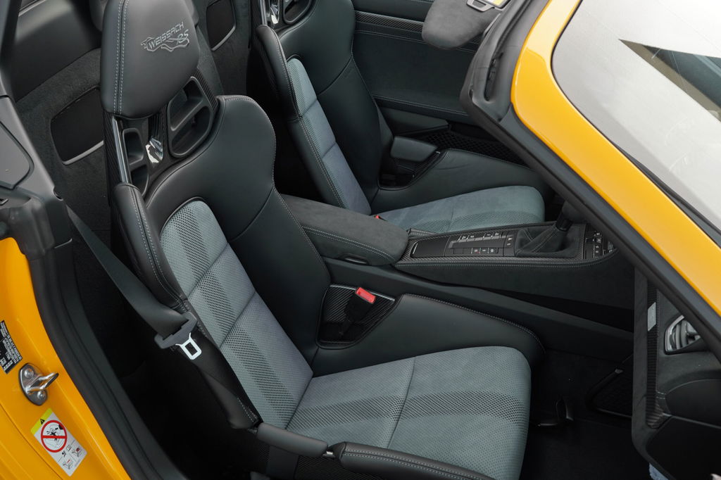 Porsche 718 Spyder RS