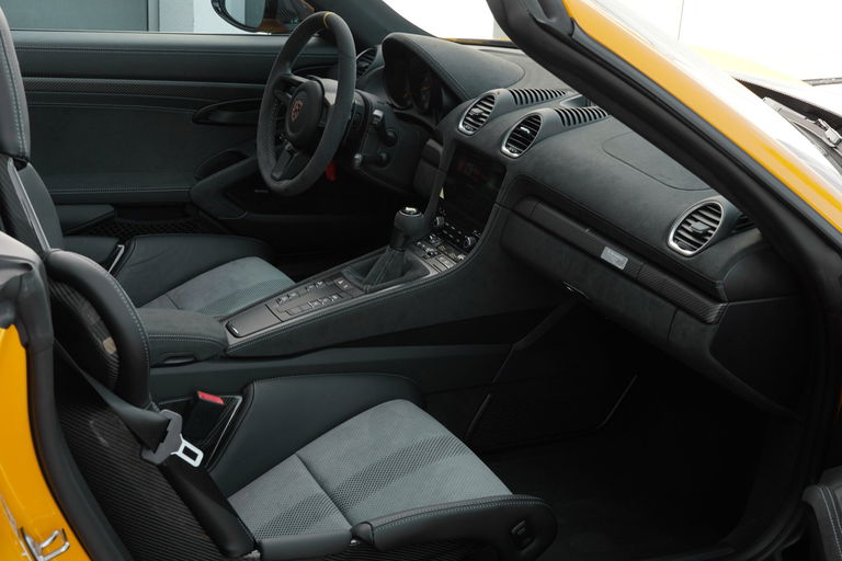 Porsche 718 Spyder RS