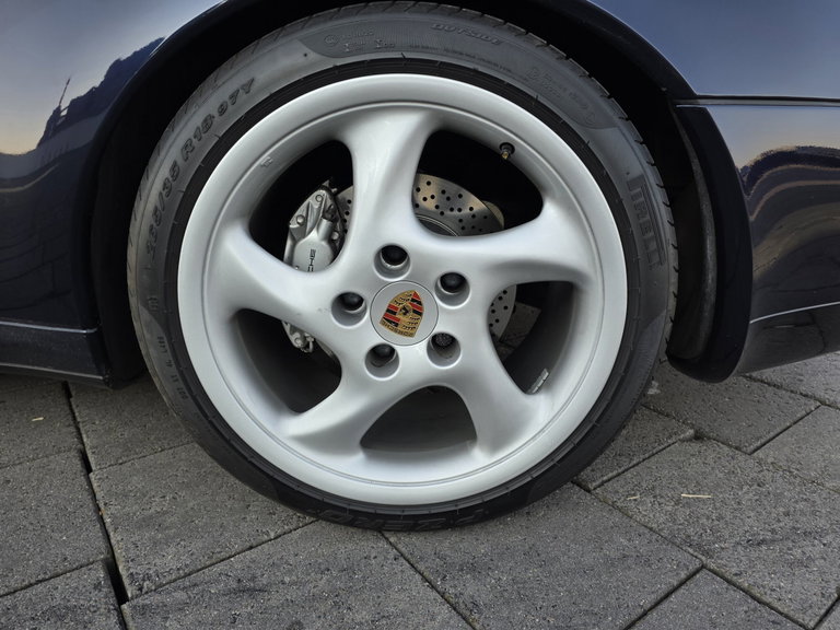 Porsche 993 Carrera 4