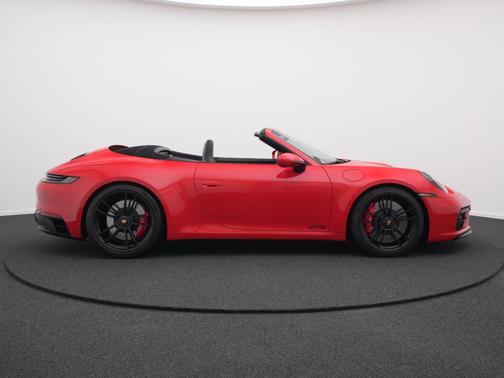 Porsche 992 Carrera 4 GTS