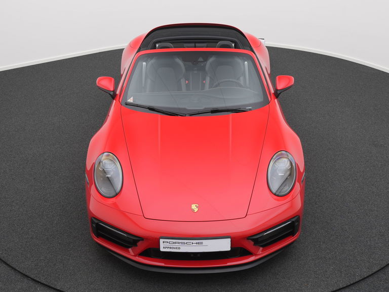 Porsche 992 Carrera 4 GTS