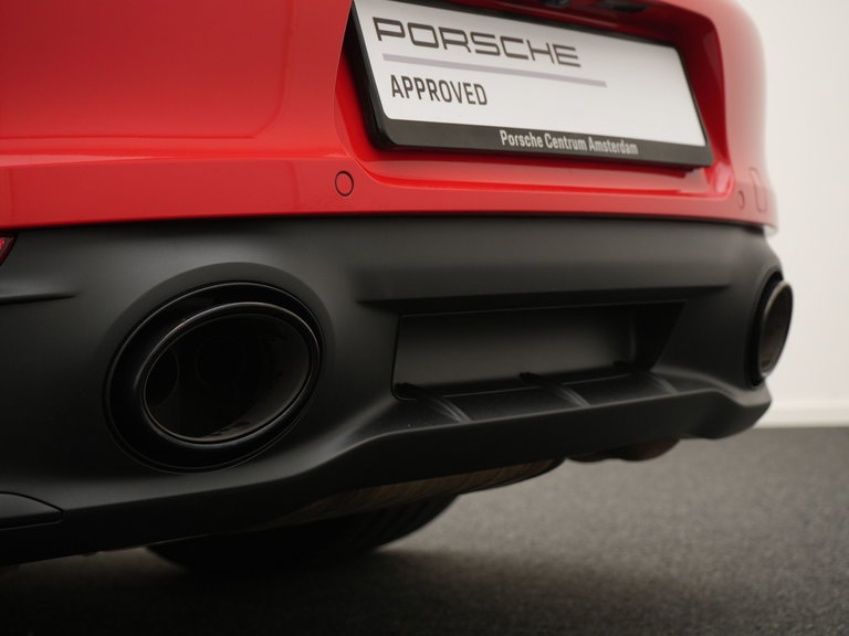 Porsche 992 Carrera 4 GTS