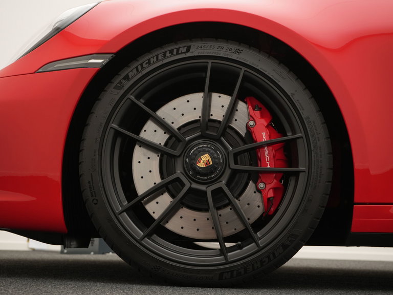 Porsche 992 Carrera 4 GTS