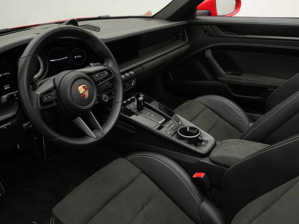 Porsche 992 Carrera 4 GTS