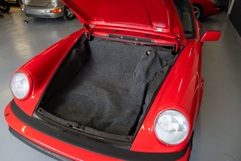 Porsche 911 Carrera 3.2 (US)