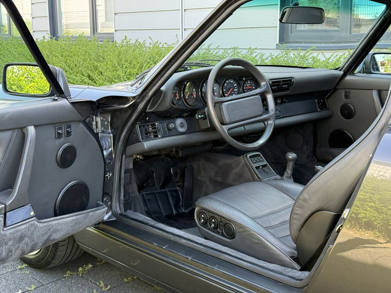 Porsche 964 Carrera 4