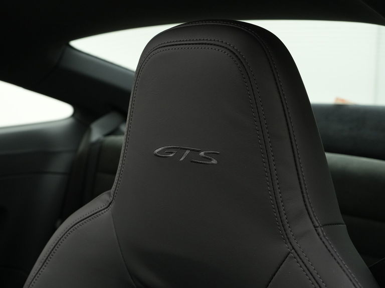 Porsche 992 Carrera GTS