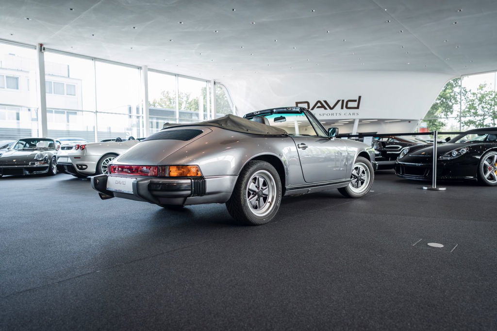 Porsche 911 Carrera 3.2