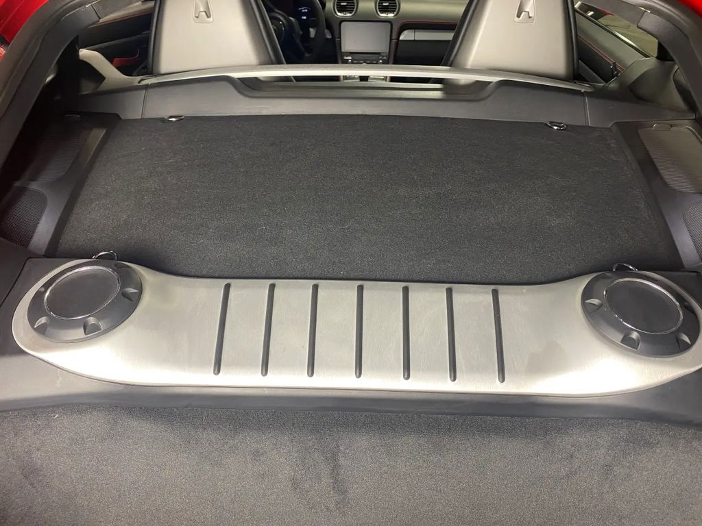 Porsche 718 Cayman GT4